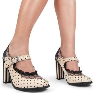 Hot chocolate Desing Mary Jane’s